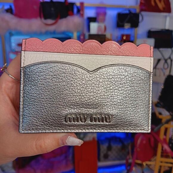 New in Box Miu Miu Silver Pink Leather Card Holder Wallet - Picture 2 of 11